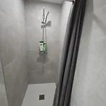 Апартаменты Modern In With 2 Bedrooms Тулуза