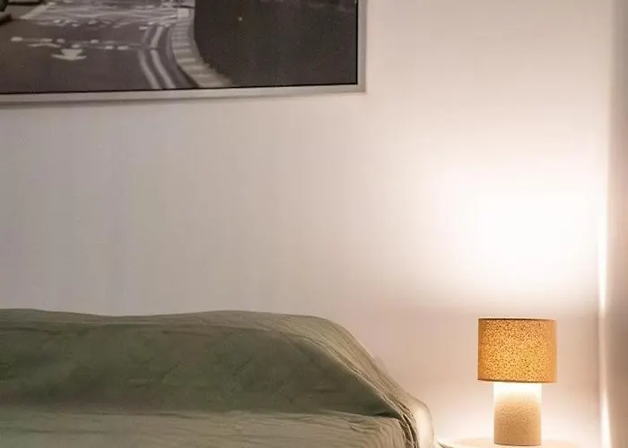 Modern In With 2 Bedrooms Lägenhet *