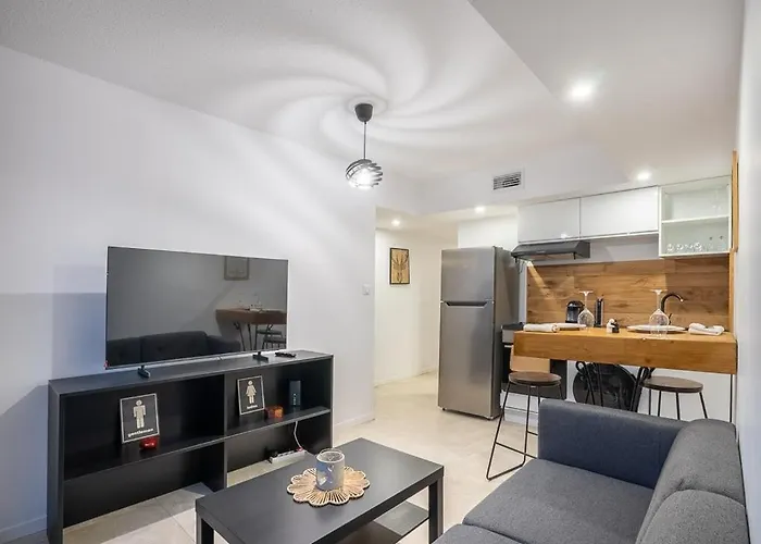 公寓 Modern In With 2 Bedrooms