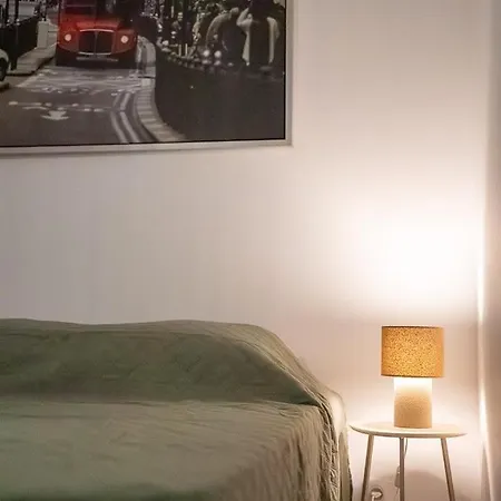 Modern In With 2 Bedrooms Appartement *