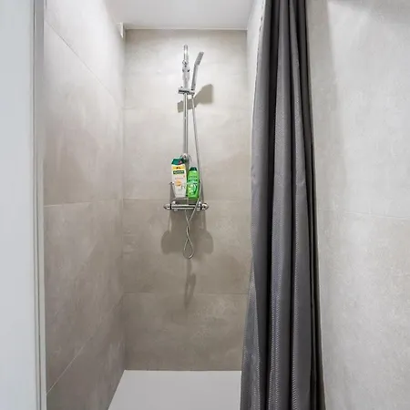 Appartement Modern In With 2 Bedrooms